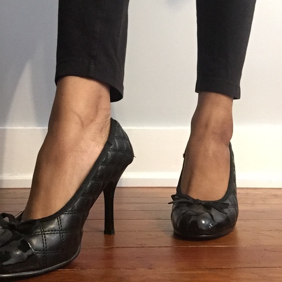 Black quilted high heels with bow - Picture 2 of 4